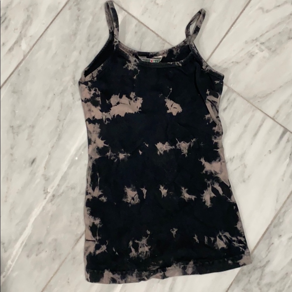 Hard tail tank with built-in bra